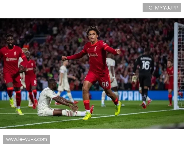 阿诺德，英格兰边后卫的战术革命：从利物浦飞翼到国家队中场核心的转变