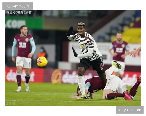 博格巴长传精准制导，中场调度尽显大师风范