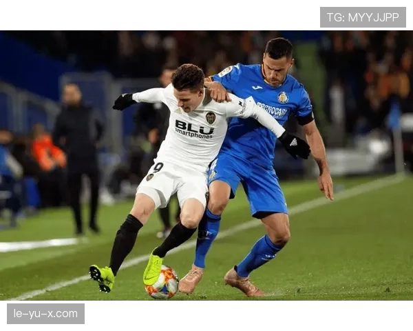 塞尔塔中场控球能力亮眼，开启攻防转换新视野