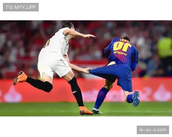 拉人犯规到底怎么判？裁判如何区分合理对抗与违规动作